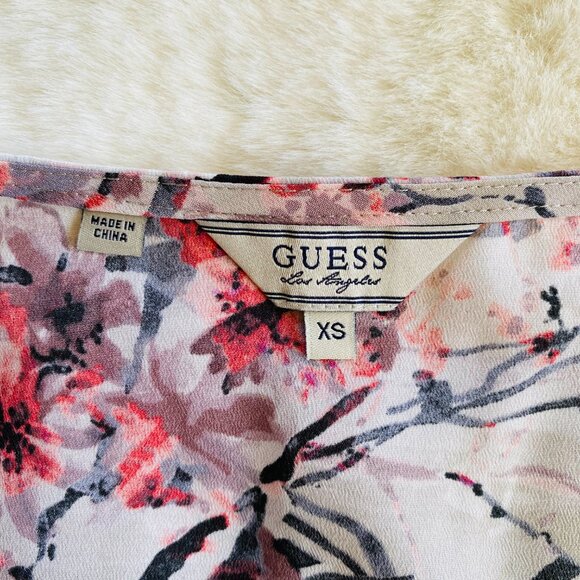2/$18🌴 Guess Women's Cherry Blossom Cold Shoulder Blouse Size XS - Picture 8 of 10